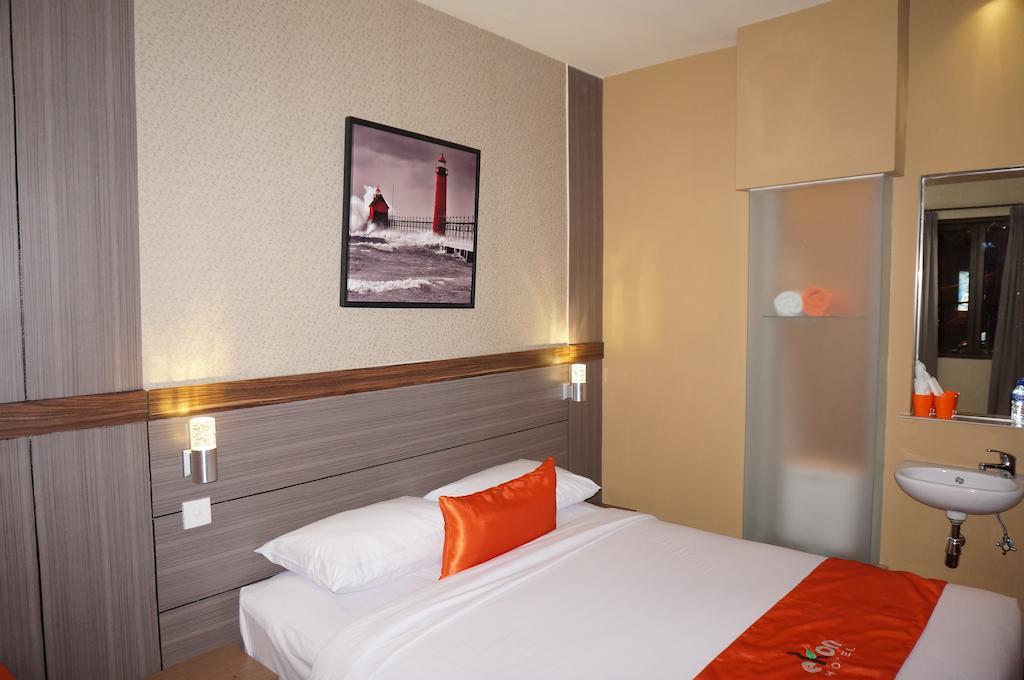 Ekon Hotel Yogyakarta Szoba fotó