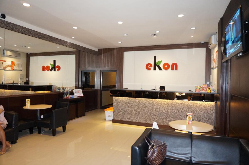 Ekon Hotel Yogyakarta Kültér fotó
